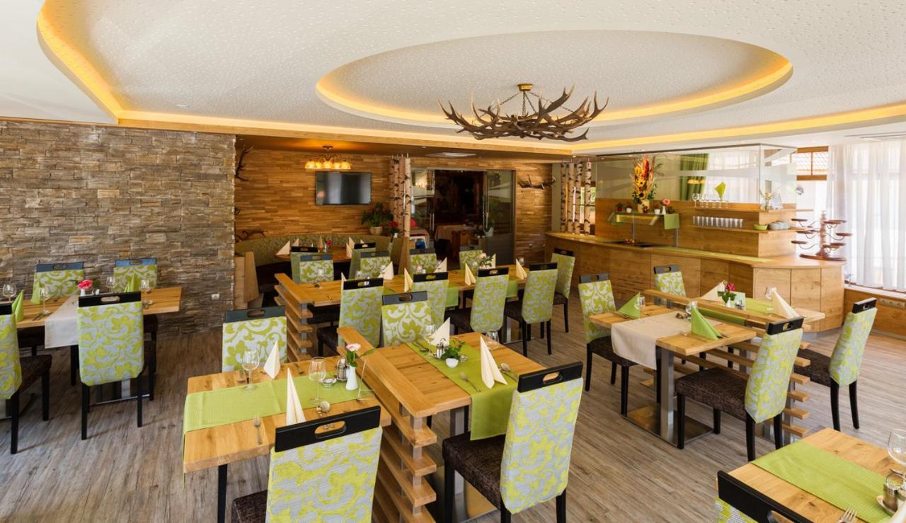 Hotel-Restaurant Forellenhof Puchberg am Schneeberg Bagian luar foto